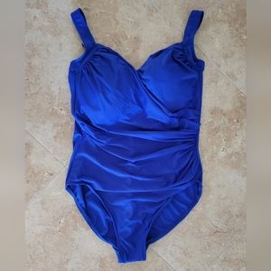 MiracleSuit One-Piece 16DD Underwire Bra Slenderizing V-Neck Bright Royal Blue
